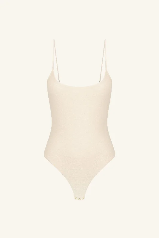 BEAU SCOOP NECK BODYSUIT - MACADAMIA