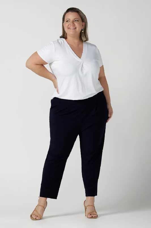 Tobie Pant in Navy