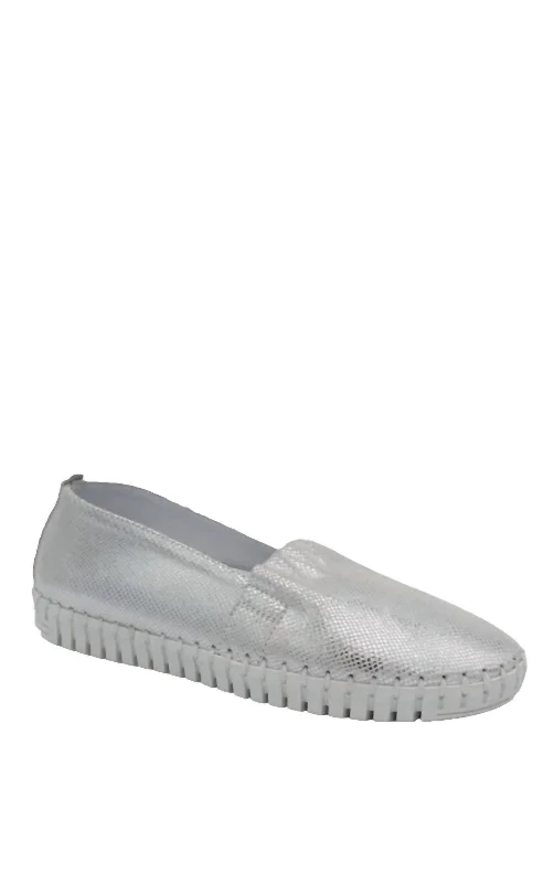 Women's Yvette Flat In Silver Glitter