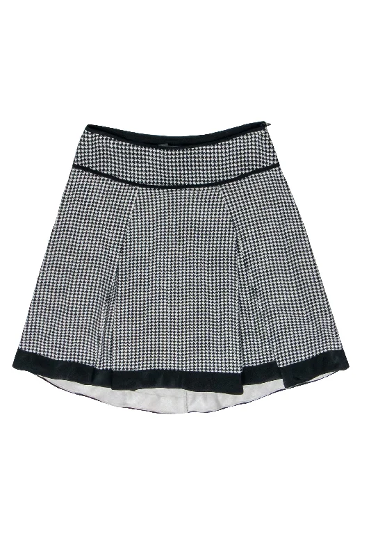 Unmissable Offers Await!Unmissable Offers Await!Sportmax - Black & Cream Hounds Tooth Pleated Skirt Sz S Unmissable Offers Await!Unmissable Offers Await!Sportmax - Black & Cream Hounds Tooth Pleated Skirt Sz S
