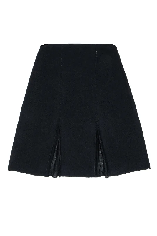 Shop Smart, Save Big!Shop Smart, Save Big!St. John - Black Knit A-Line Skirt w/ Sequin Details Sz 4 Shop Smart, Save Big!Shop Smart, Save Big!St. John - Black Knit A-Line Skirt w/ Sequin Details Sz 4