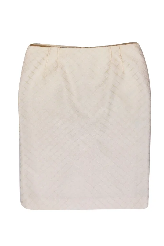 Act Fast – Limited Time Savings!Act Fast – Limited Time Savings!Valentino - Ivory w/ Cream Diamond Pattern Pencil Skirt Sz 12 Act Fast – Limited Time Savings!Act Fast – Limited Time Savings!Valentino - Ivory w/ Cream Diamond Pattern Pencil Skirt Sz 12