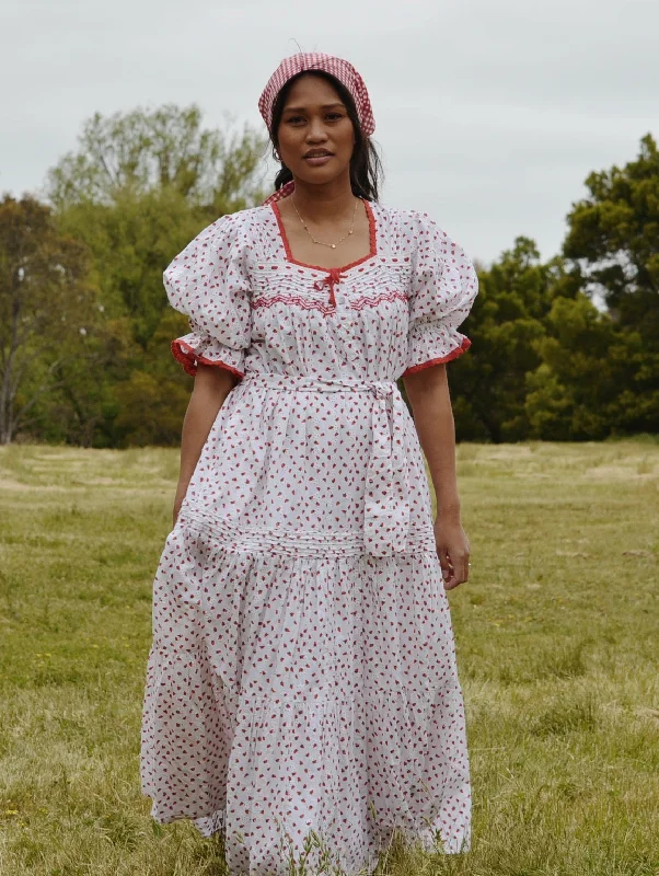Unlock Huge Savings Now!Unlock Huge Savings Now!100% RECYCLED COTTON - MORNING SONG HAND SMOCKED TIERED DRESS - STRAWBERRY EMBROIDERED COTTON Unlock Huge Savings Now!Unlock Huge Savings Now!100% RECYCLED COTTON - MORNING SONG HAND SMOCKED TIERED DRESS - STRAWBERRY EMBROIDERED COTTON