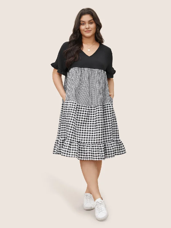 Huge Price Cuts Await!Huge Price Cuts Await!Gingham Patchwork V Neck Pocket Ruffles Dress Huge Price Cuts Await!Huge Price Cuts Await!Gingham Patchwork V Neck Pocket Ruffles Dress