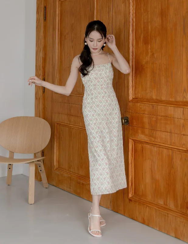 Limited Edition, Limited Price!Limited Edition, Limited Price!Isla Floral Dress in Pink Limited Edition, Limited Price!Limited Edition, Limited Price!Isla Floral Dress in Pink