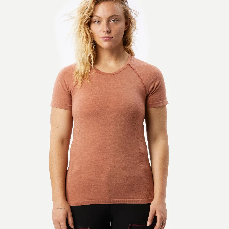 Don't Miss Out!Don't Miss Out!Forclaz Women's seamless short-sleeved Merino wool Backpacking t-shirt - MT900 Don't Miss Out!Don't Miss Out!Forclaz Women's seamless short-sleeved Merino wool Backpacking t-shirt - MT900